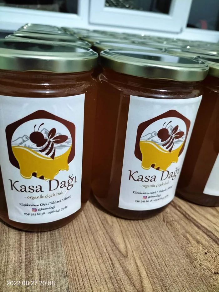Kasa Dağı süzme çiçek balı